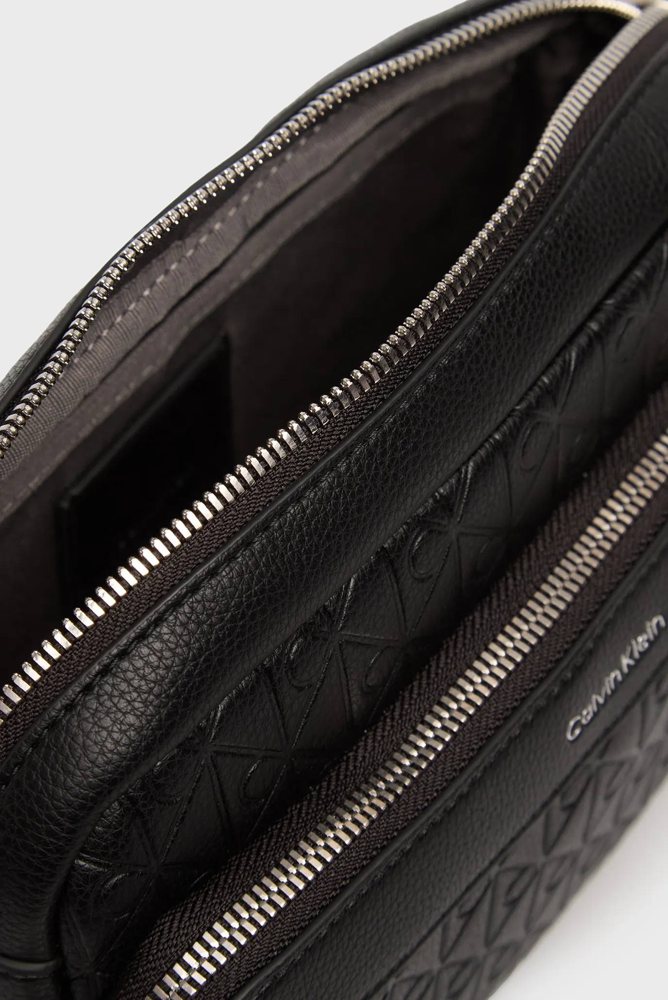 Сумка EMBLEM AOP EMBOSS CAMERA BAG 5