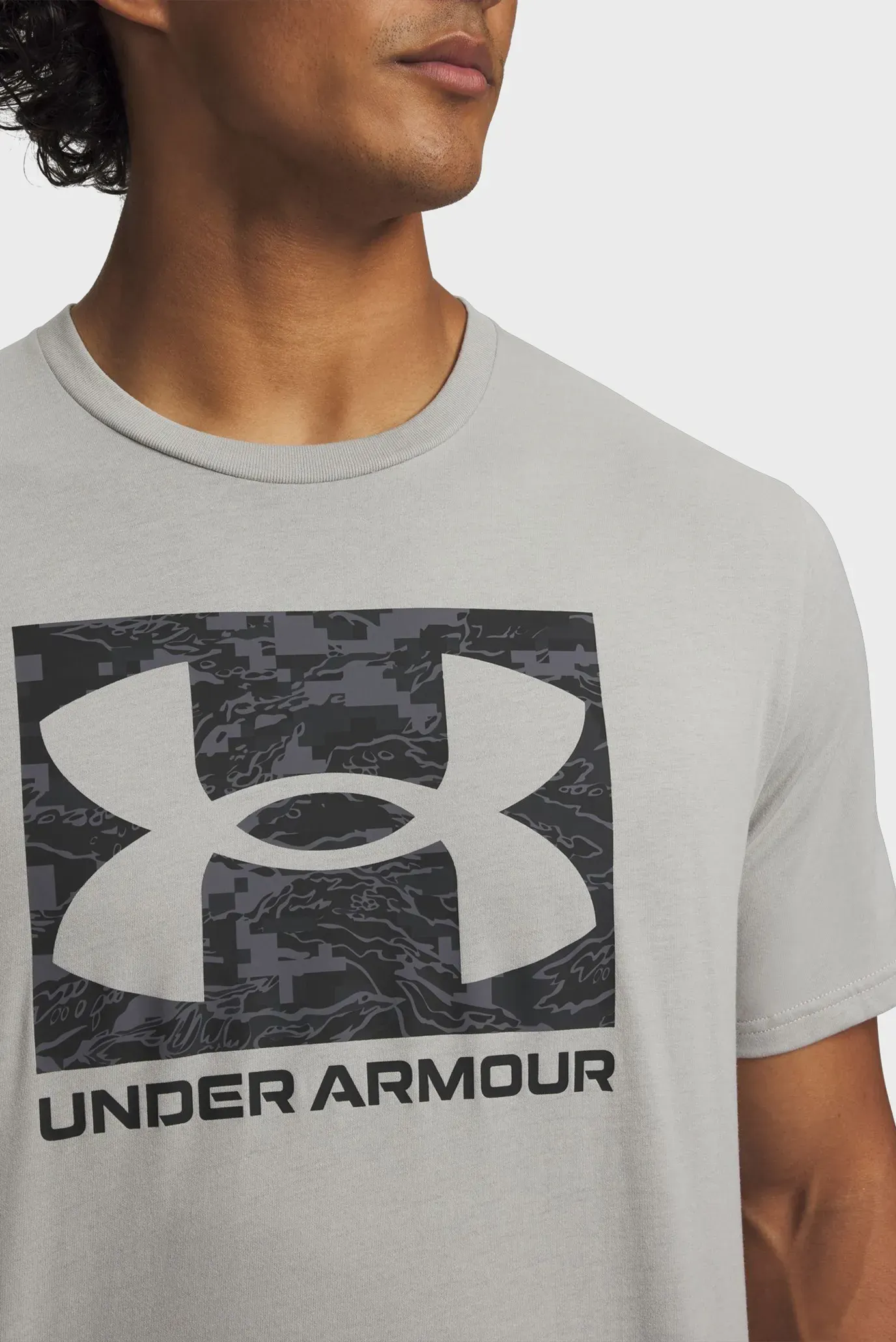 Futbolka/UA ABC CAMO BOXED LOGO SS-GRY 2