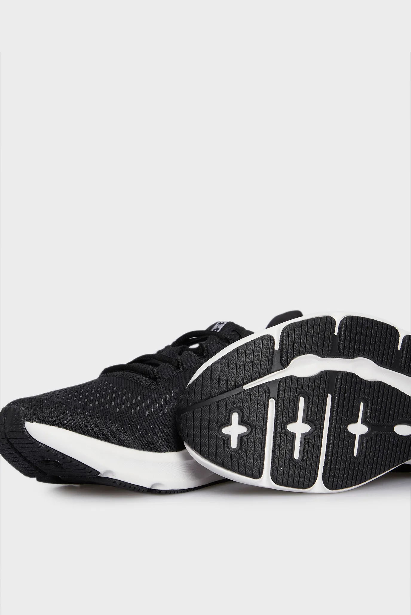 Krossovka UA Charged Pursuit 3 BL 2