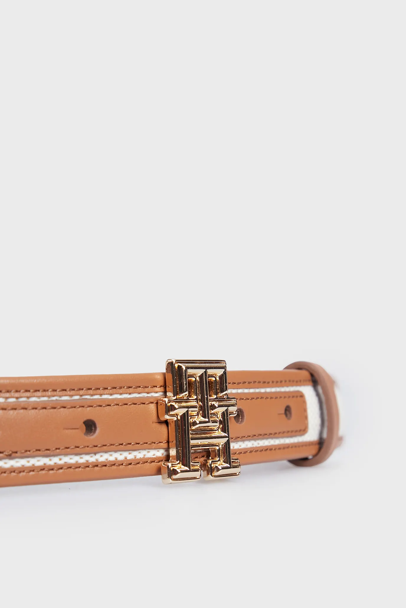 Kamar TH LOGO BOMBE CANVAS 2.5 3