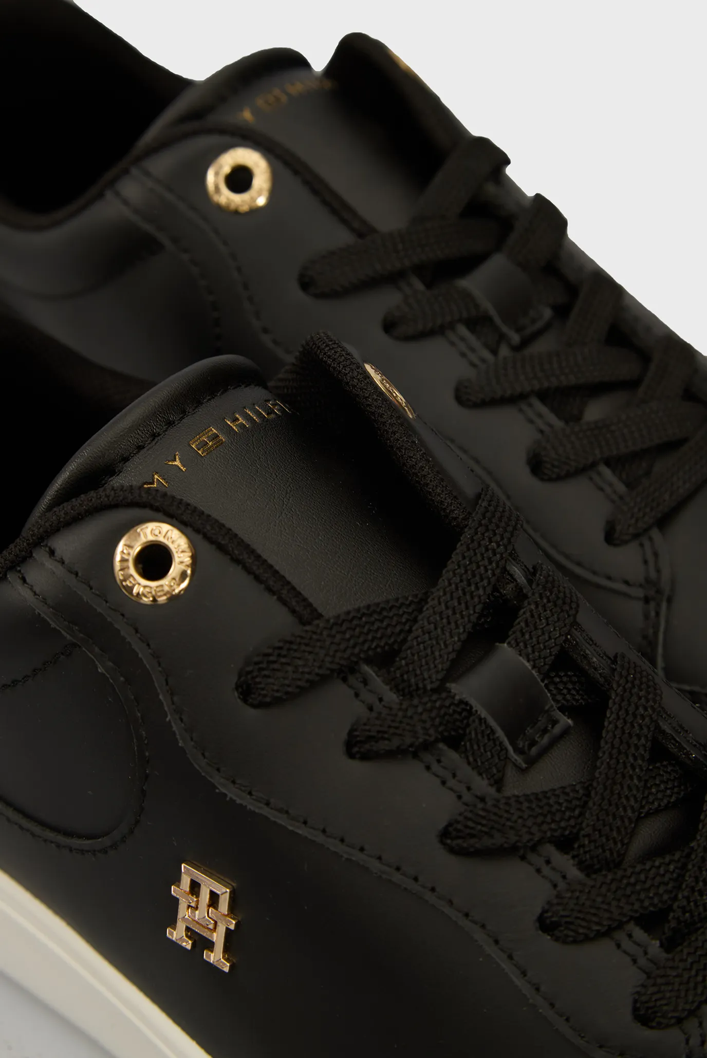 Кроссовки ESSENTIAL CHIC COURT SNEAKER 2