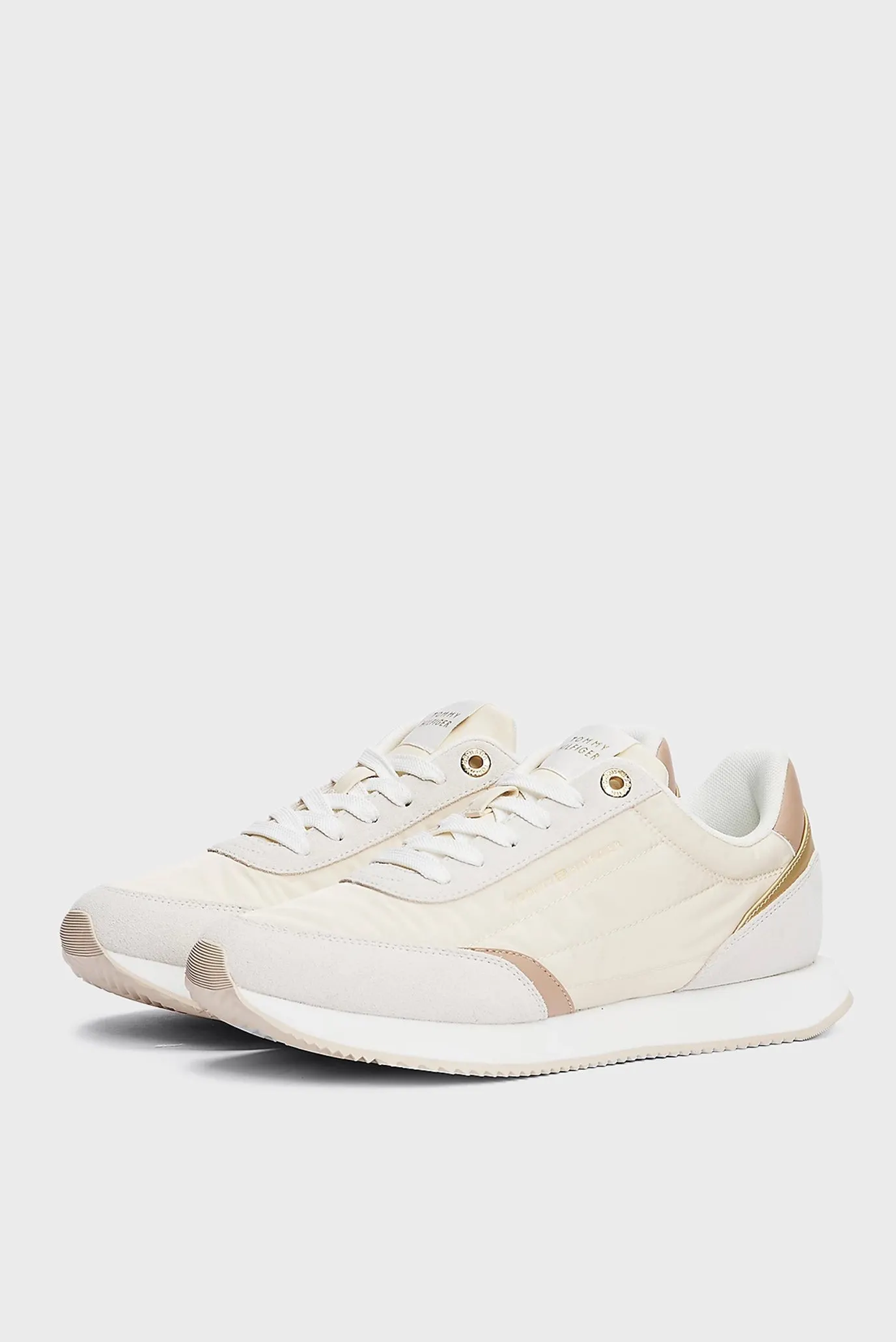 Krossovka ESSENTIAL RUNNER 3