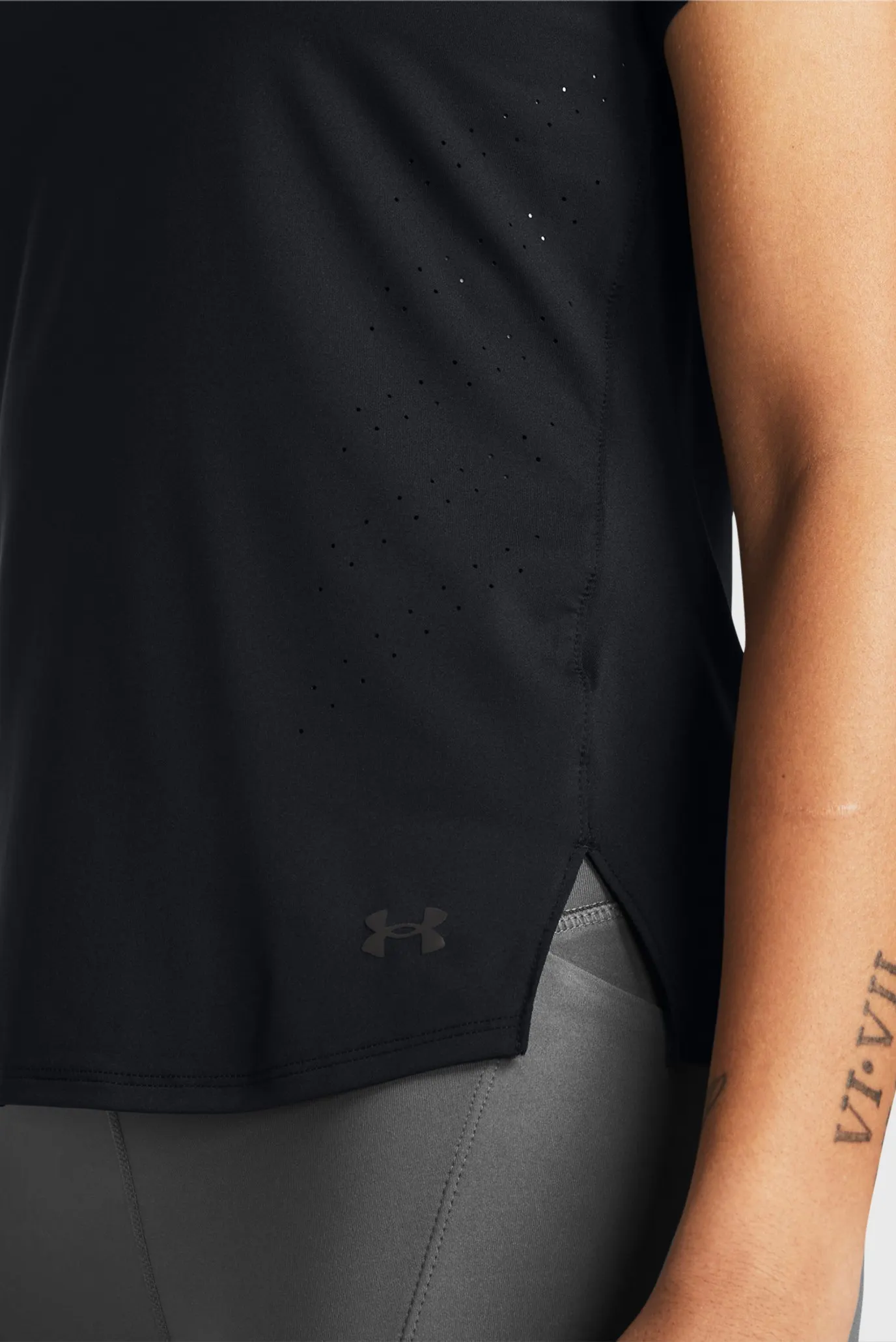 Futbolka UA Launch Elite Shortsleeve 3