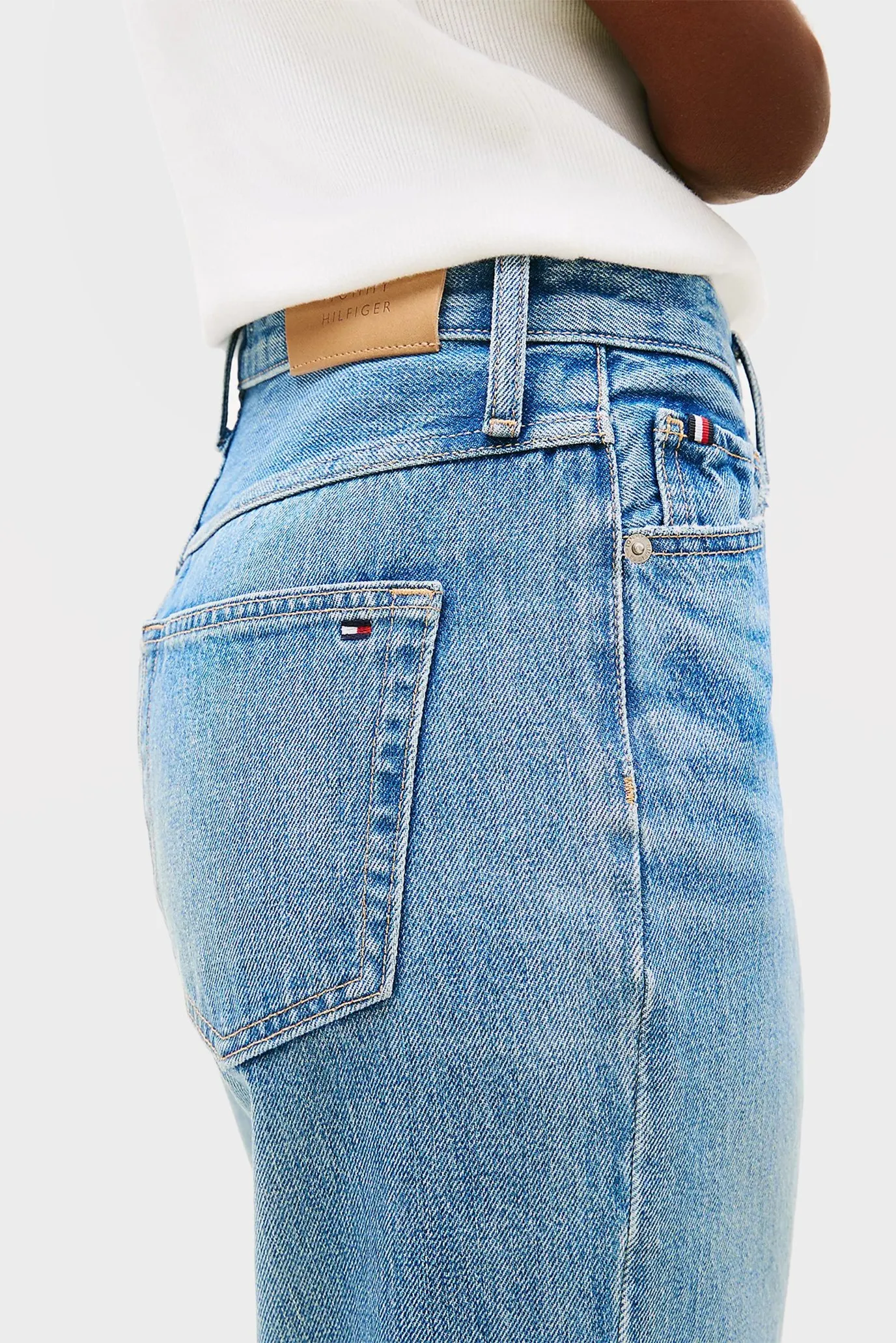 Jins shim CLASSIC STRAIGHT HW A TWIST TOBY 4