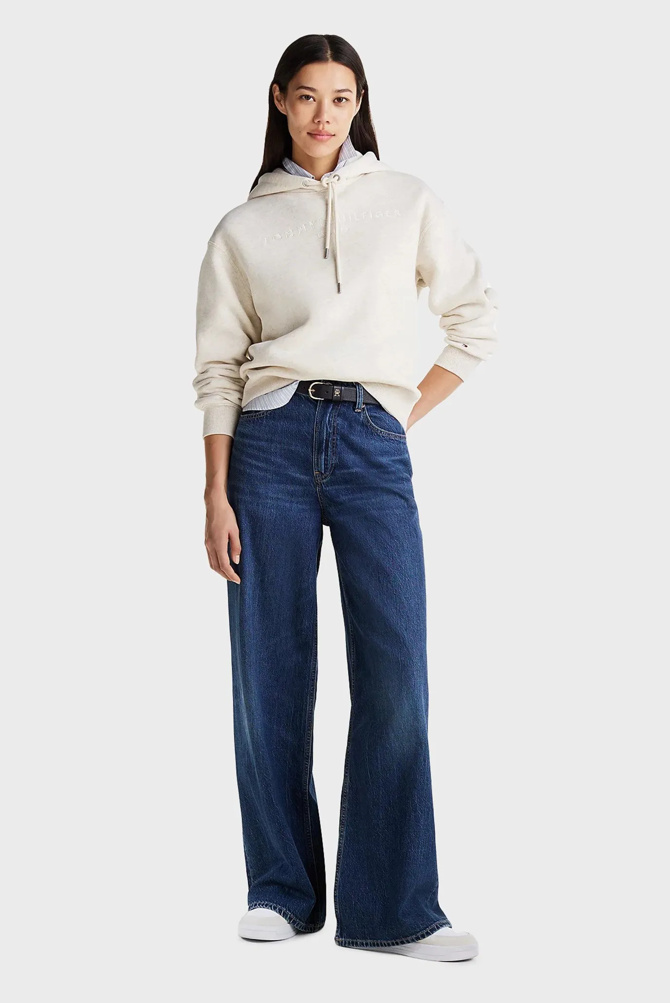 Hudi MDRN REG CORP LOGO HOODIE 3