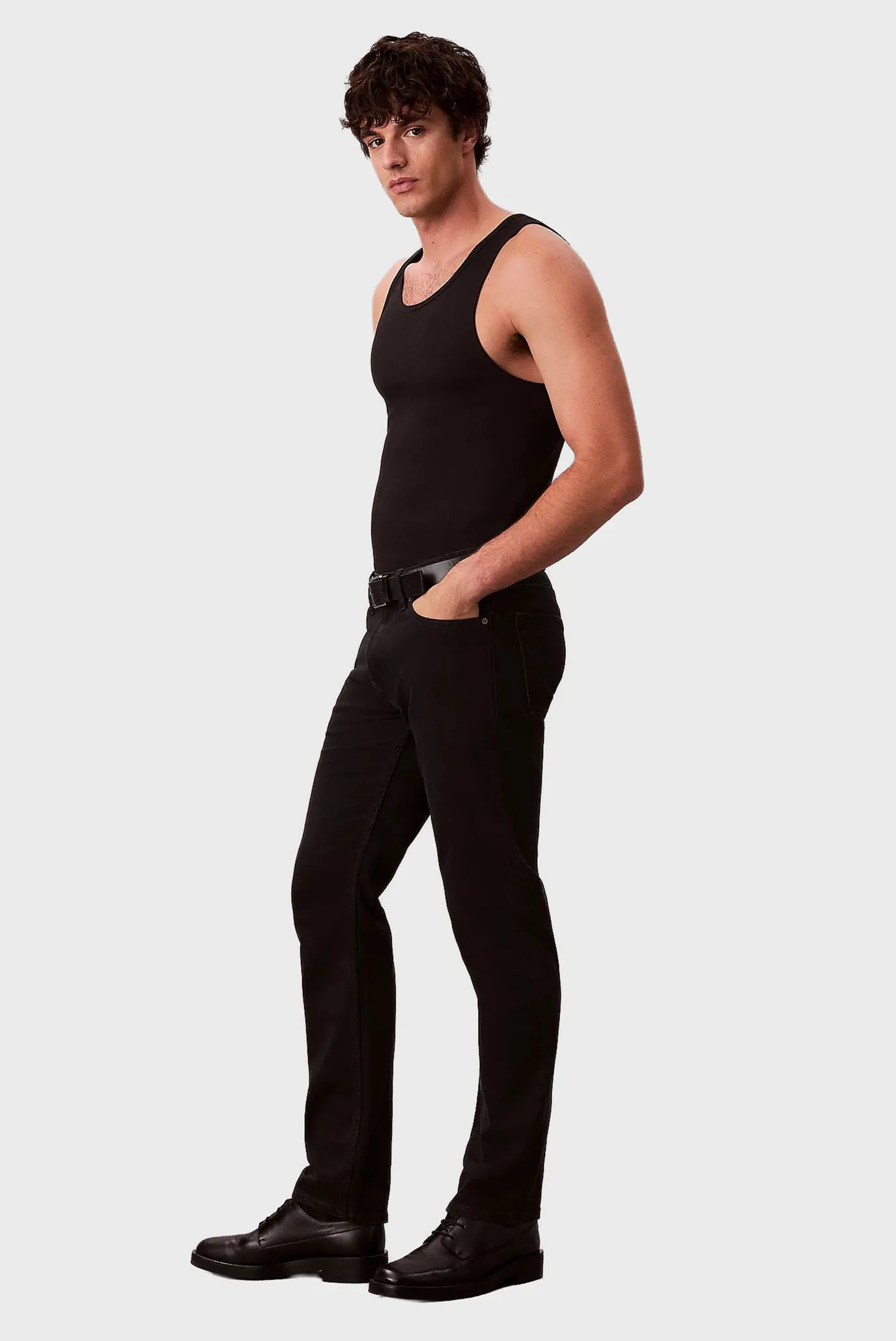 Jins shim SLIM STRAIGHT JAGUAR BLACK JEAN 3