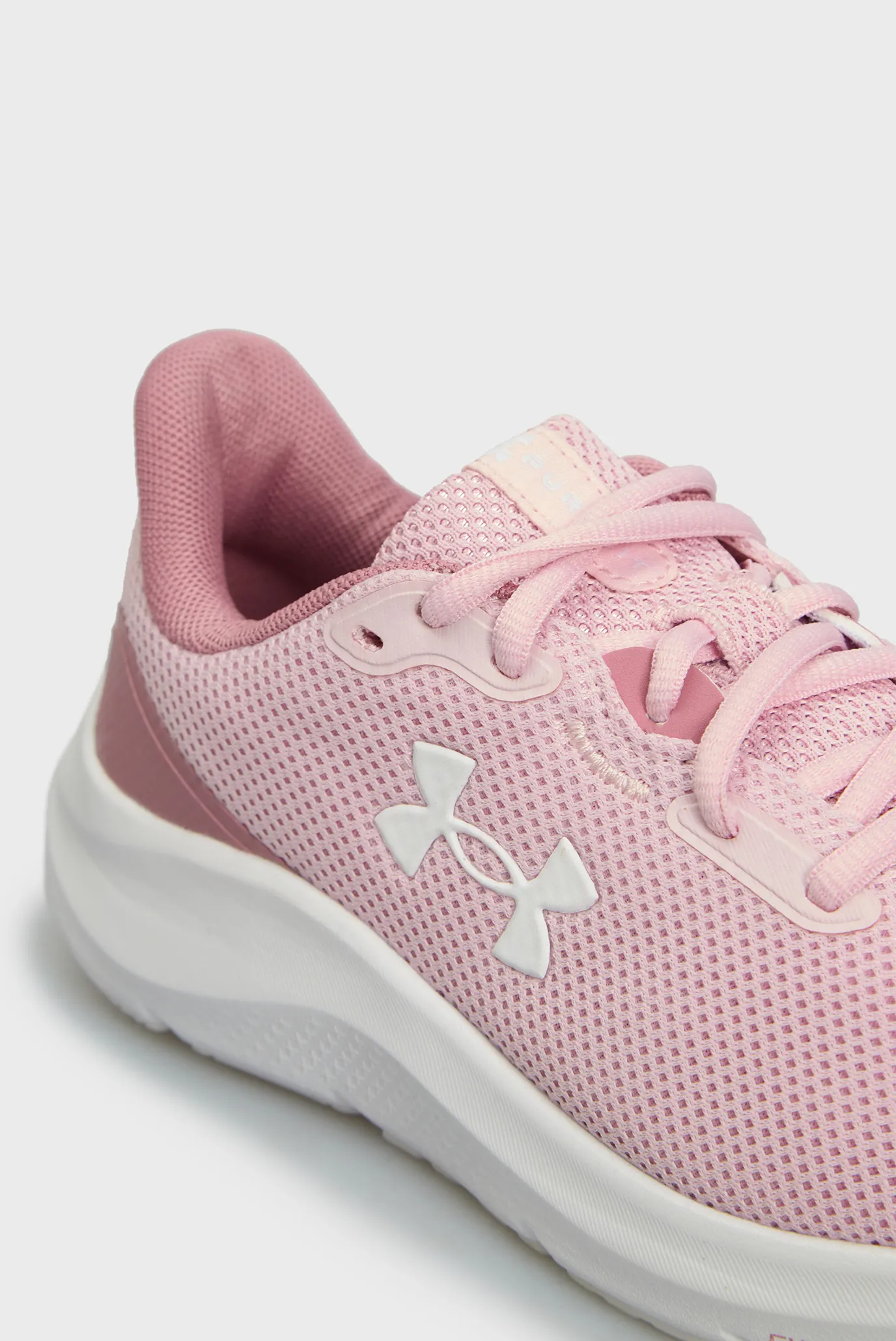 Krossovka UA W Charged Pursuit 4 2