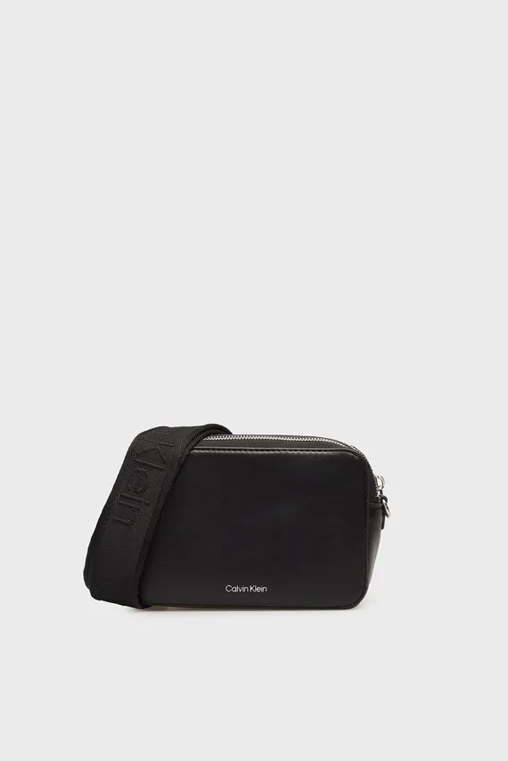 Sumka WEBBING DOUBLE STRAP CAMERA BAG Calvin Klein