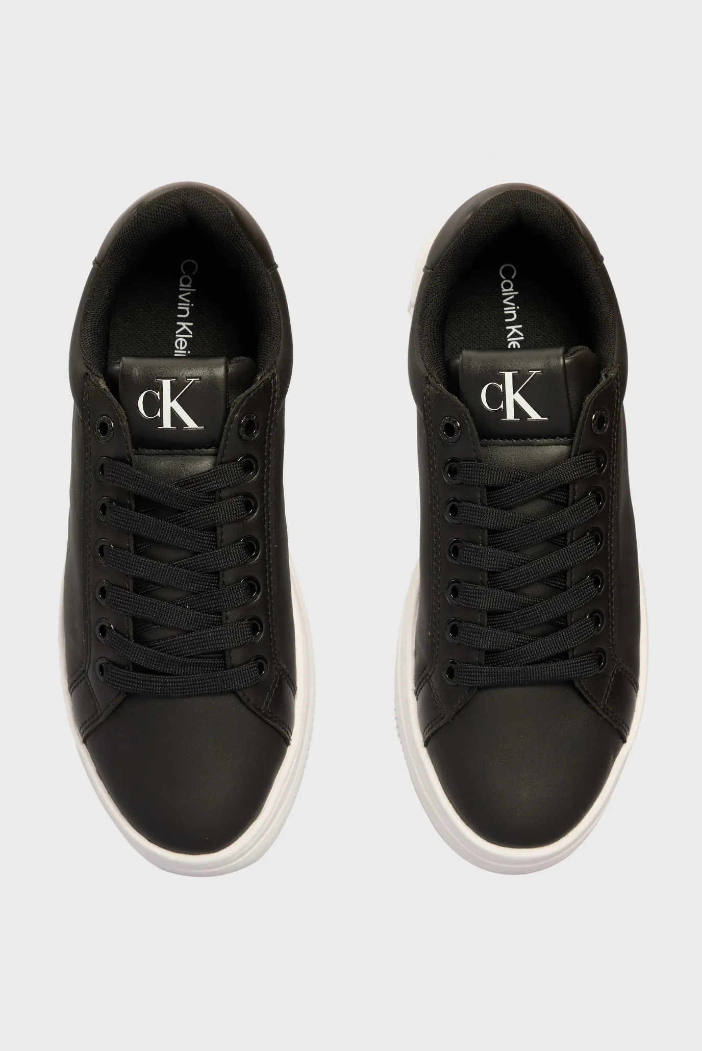 Krossovka BOLD PLATF LOW OH MG LTH 4