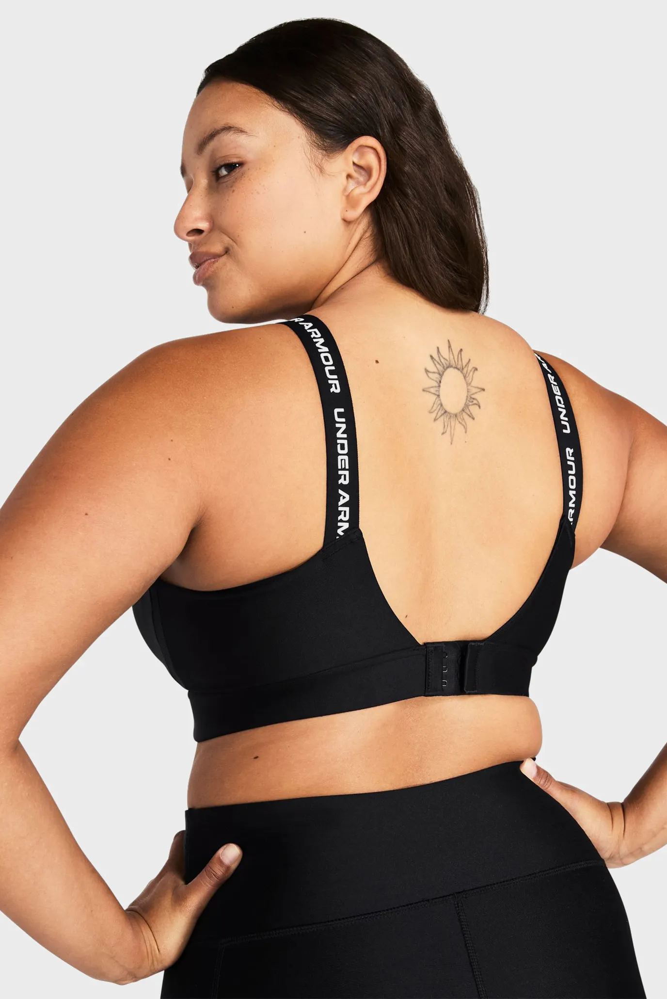 Top UA Infinity Mid 2.0 Bra 4