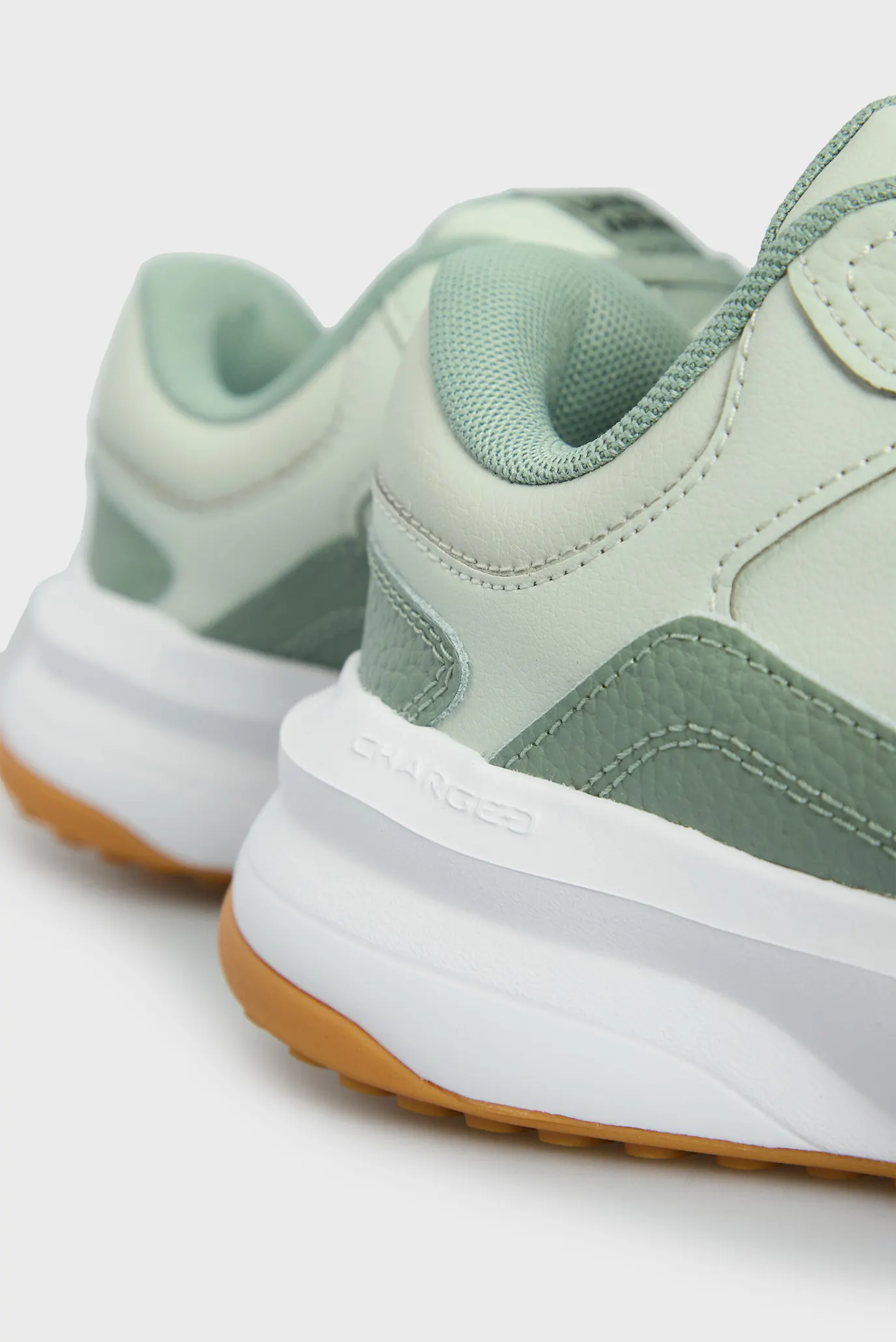 Krossovka UA Edge LTHR 2