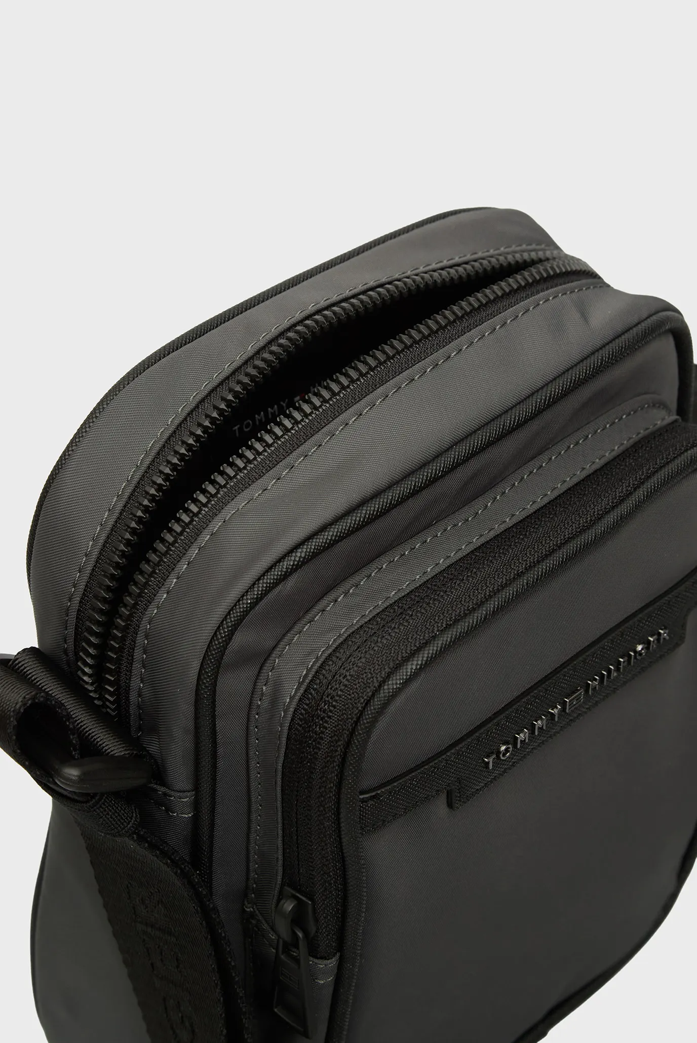 Сумка TH REPREVE MINI REPORTER 2