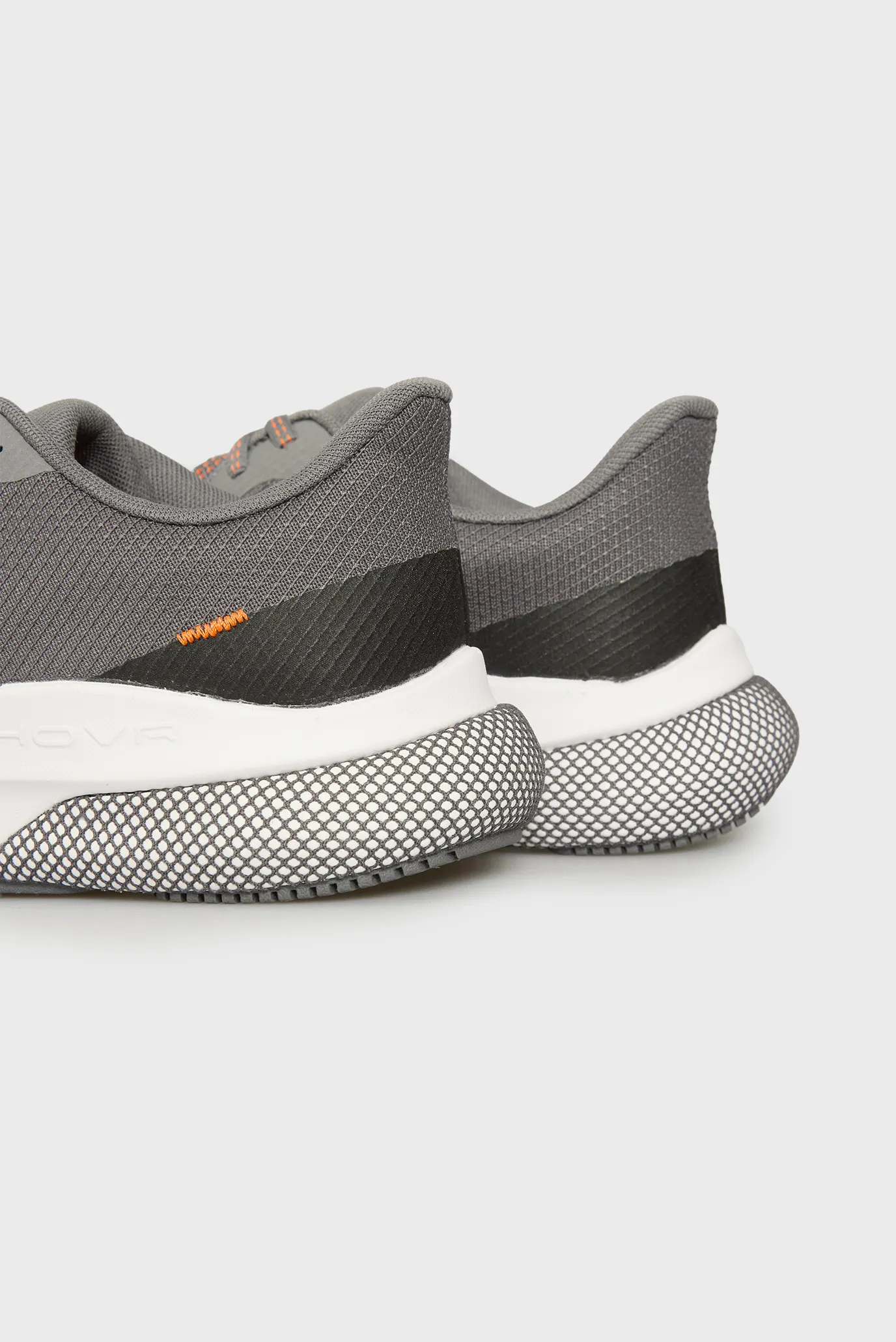 Krossovka UA HOVR Turbulence 2 RS 2