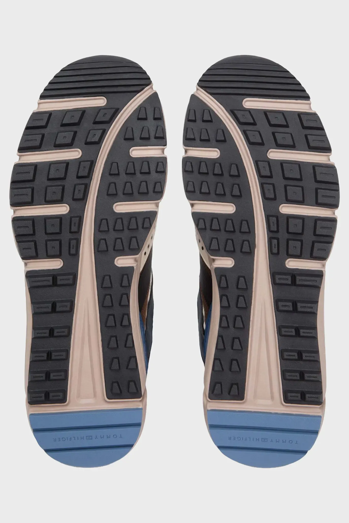 Krossovka OUTDOOR SNEAKER TECH MIX 7