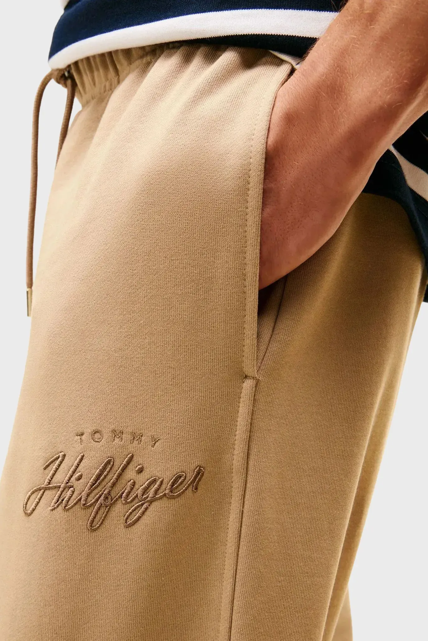 Штаны спортивные/MODERN ATH GRAPHIC SWEATPANTS 4