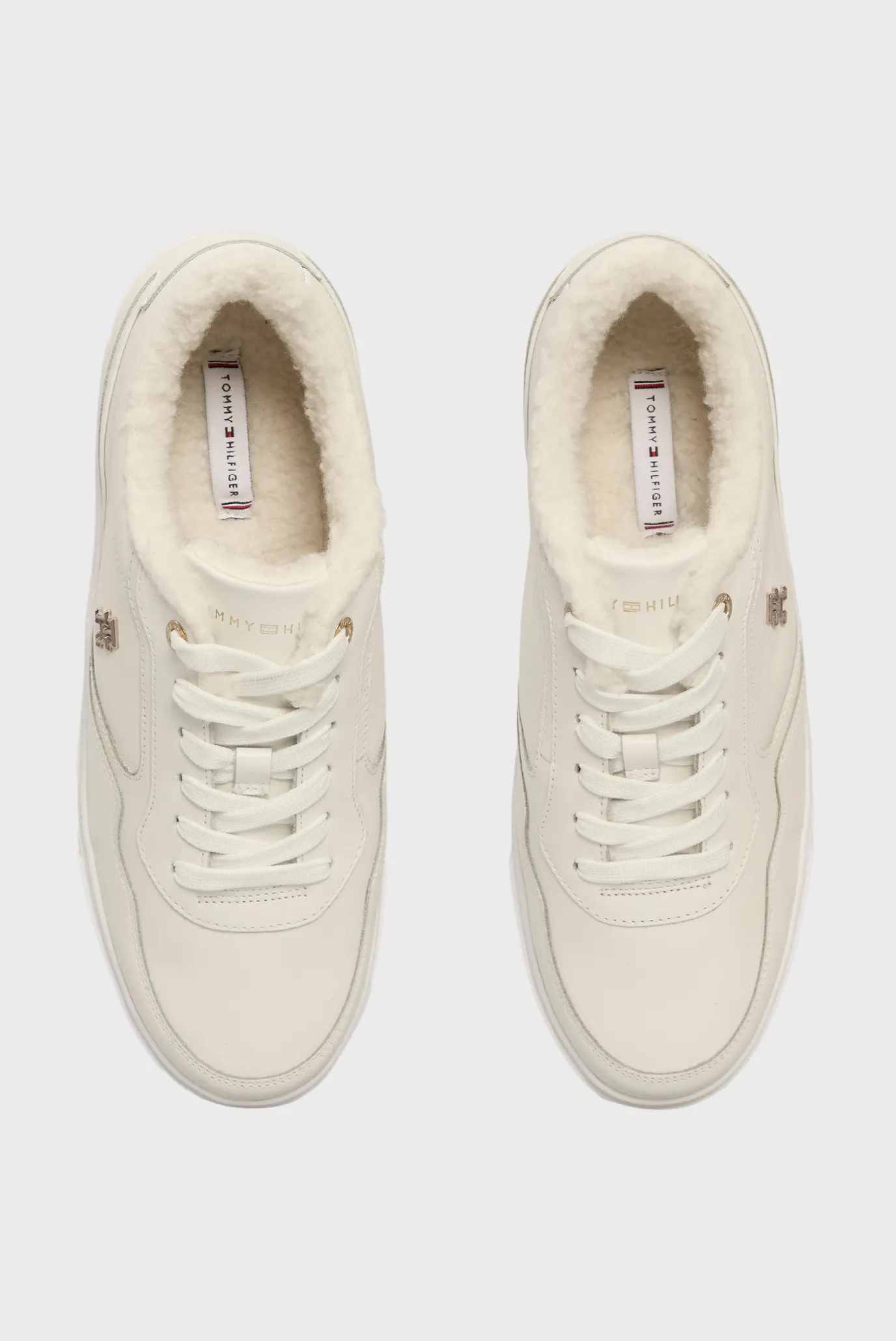 Krossovka ESSENTIAL PLATFORM SNEAKER FUR 4