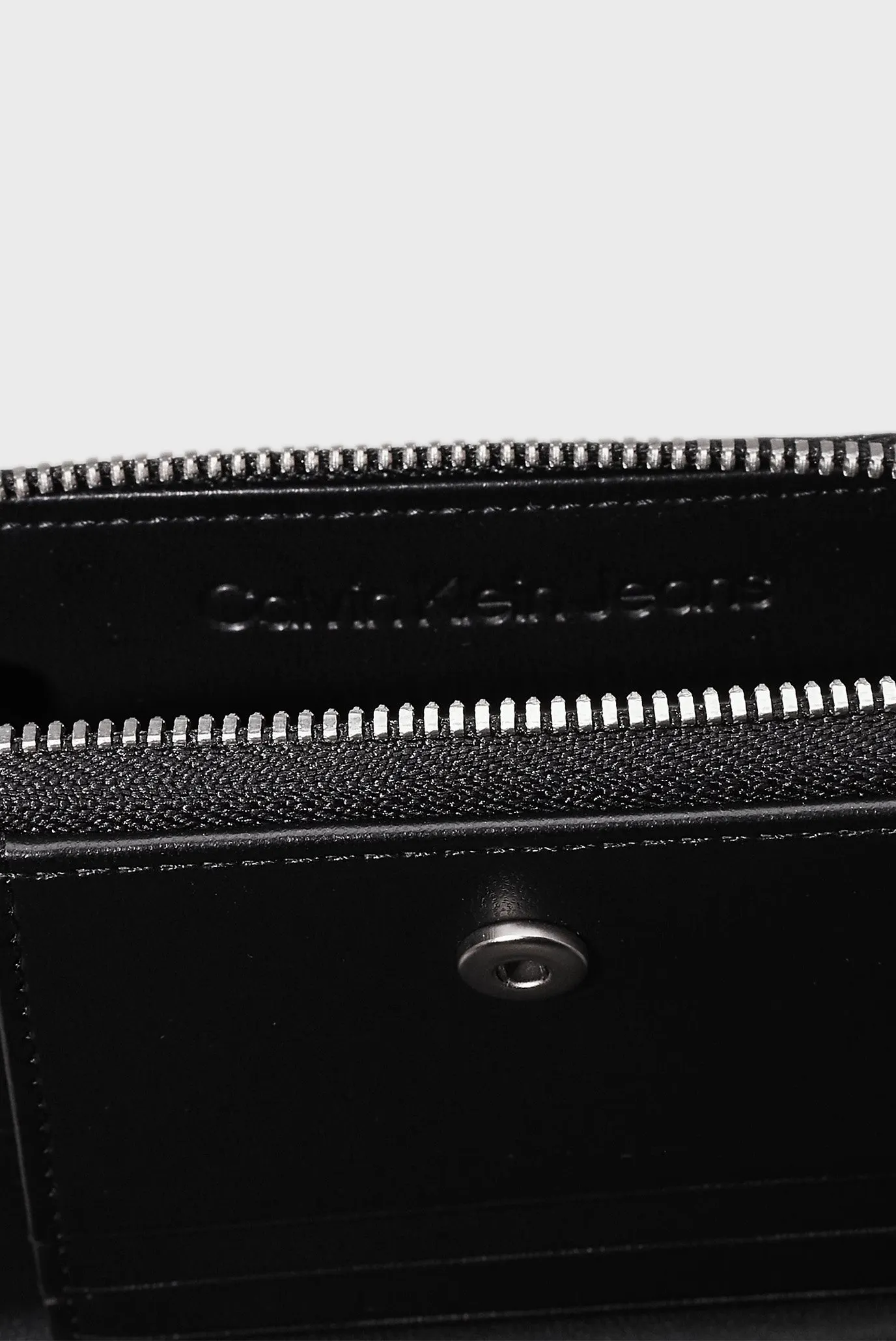 Hamyon SCULPTED MED ZIP AROUND DEBOSS 4