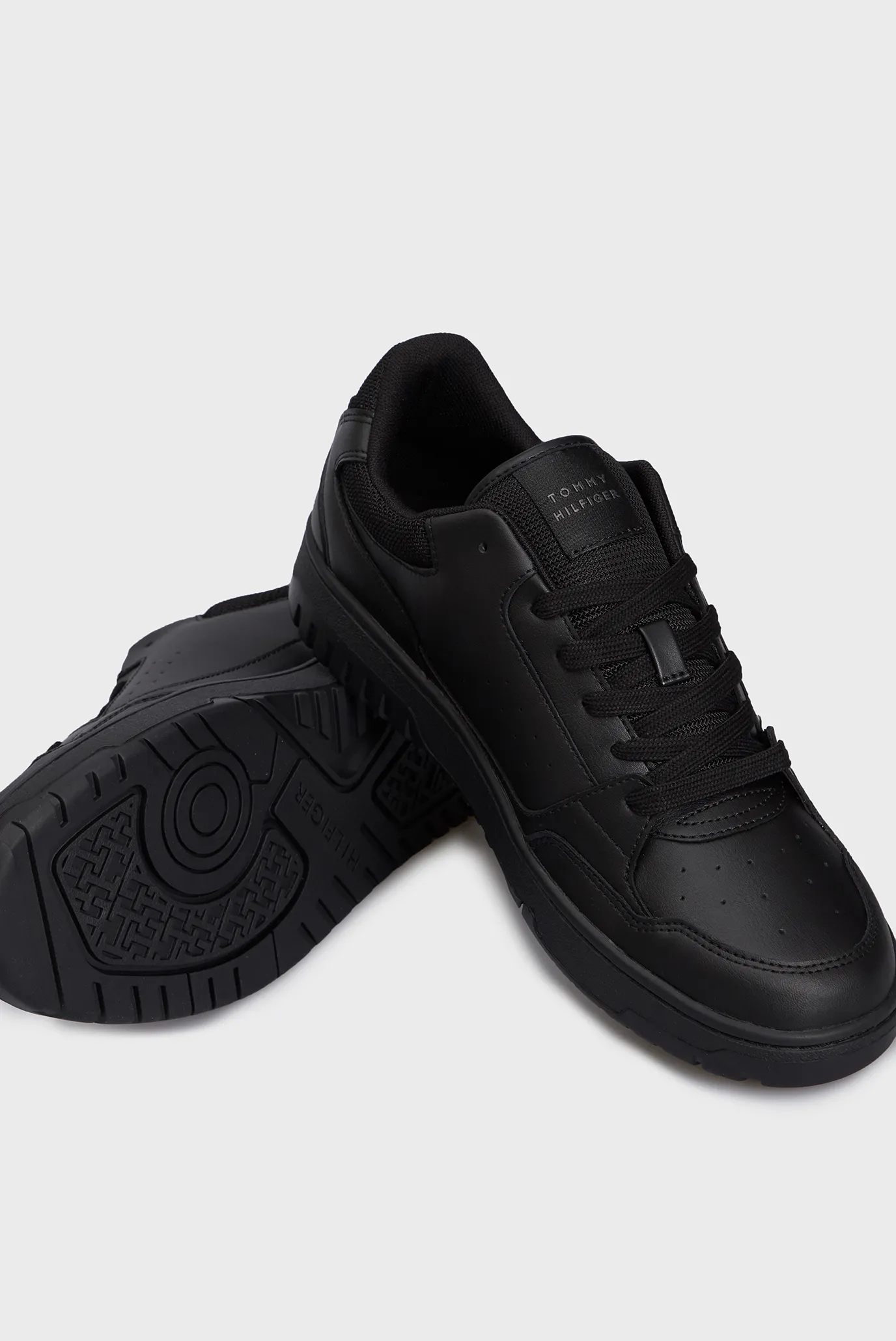 Krossovka TH BASKET CORE LEATHER ESS 2