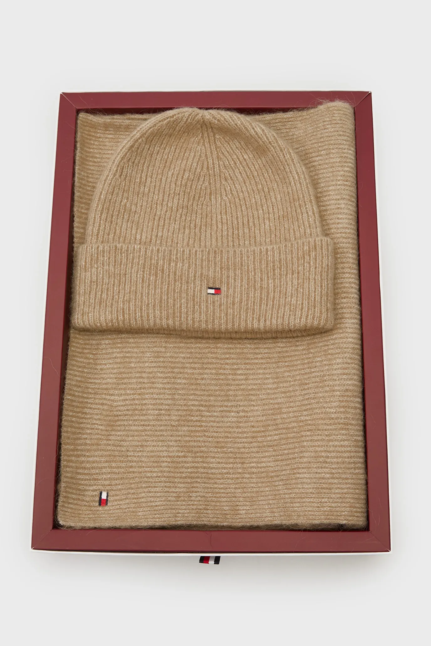 Sovg'a to'plami ESSENTIAL FLAG FUZ BEAN SCARF GP 6