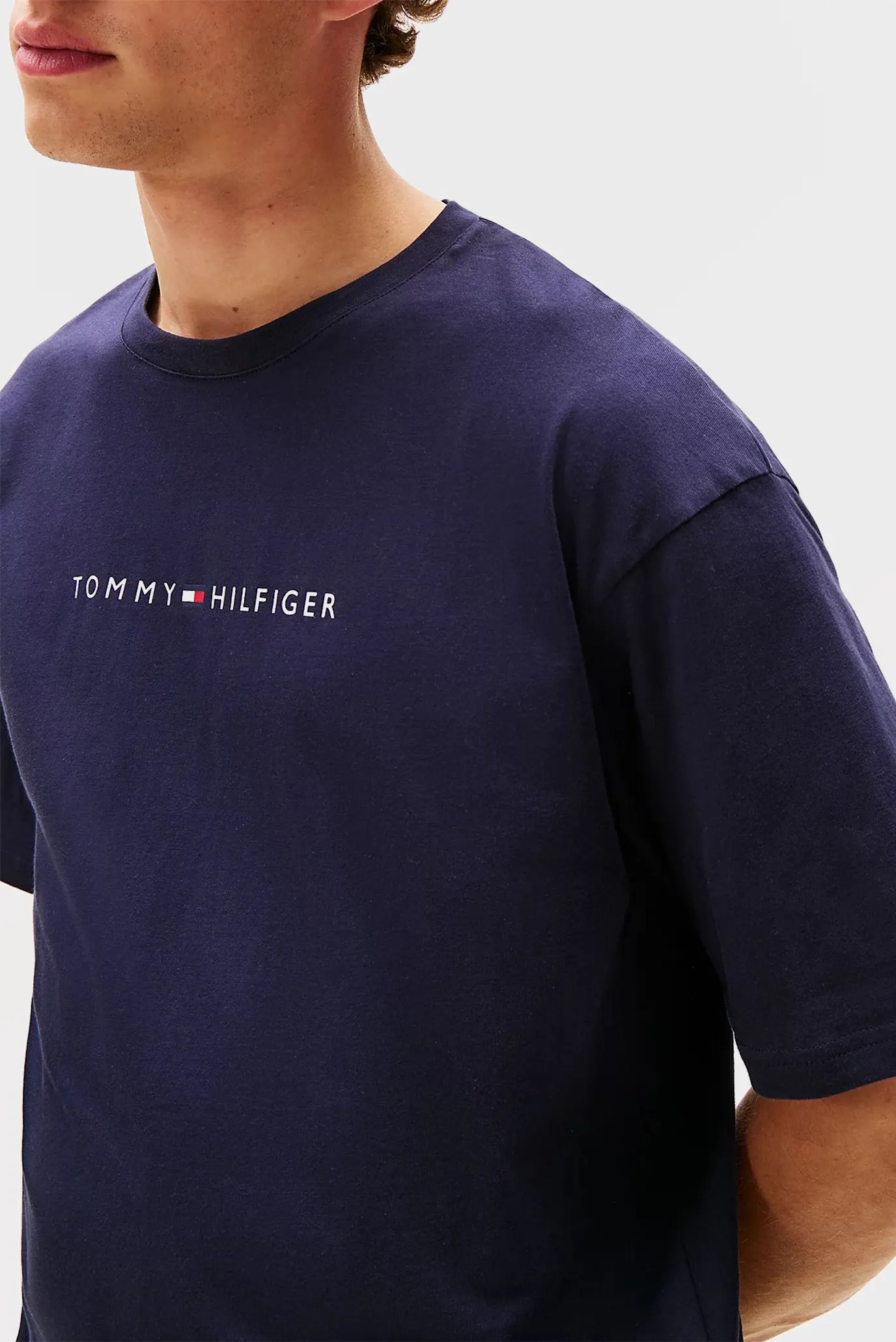 Futbolka SS TEE CONT. LOGO 4