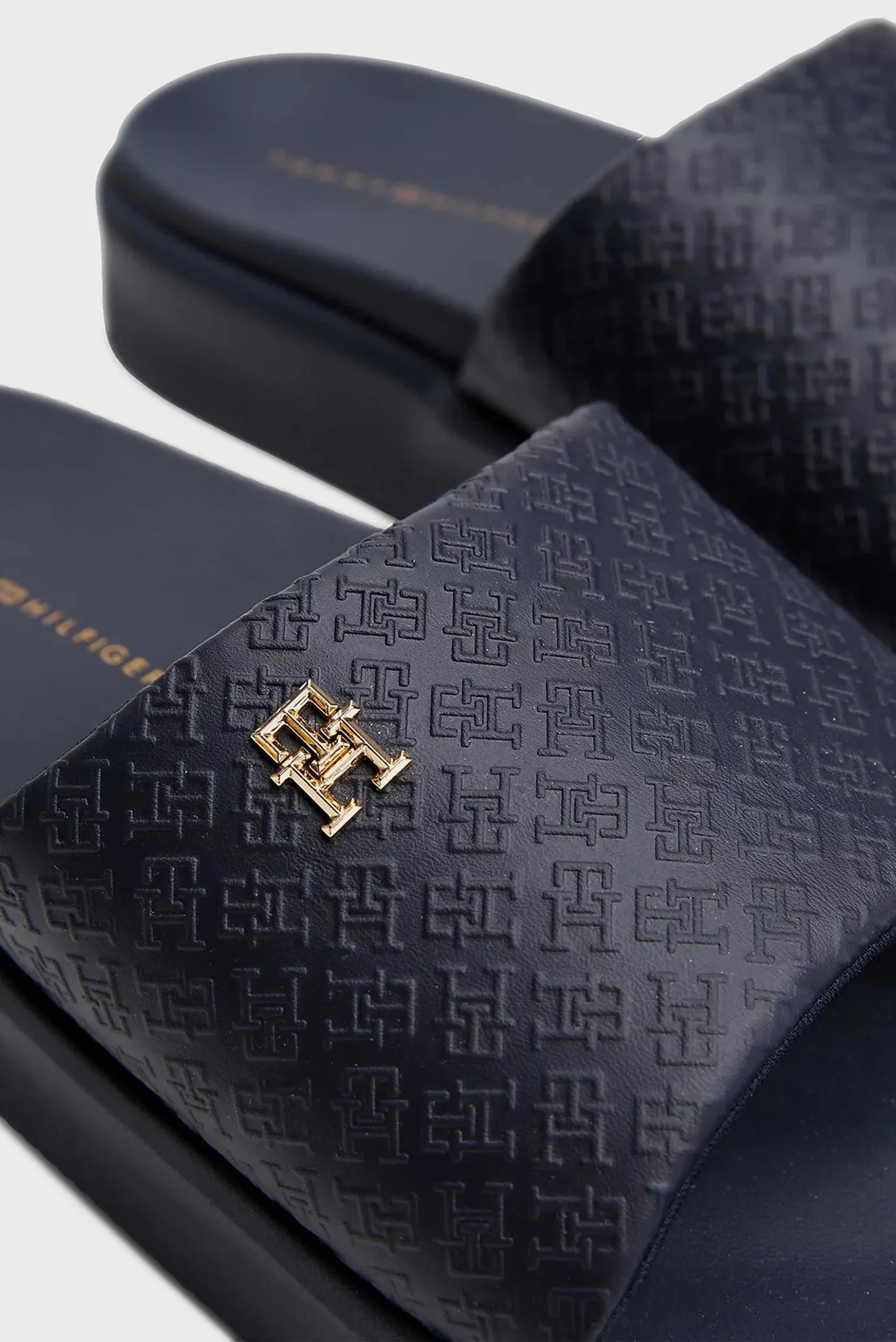 Слайдеры PLATFORM MONOGRAM POOLSLIDE 7