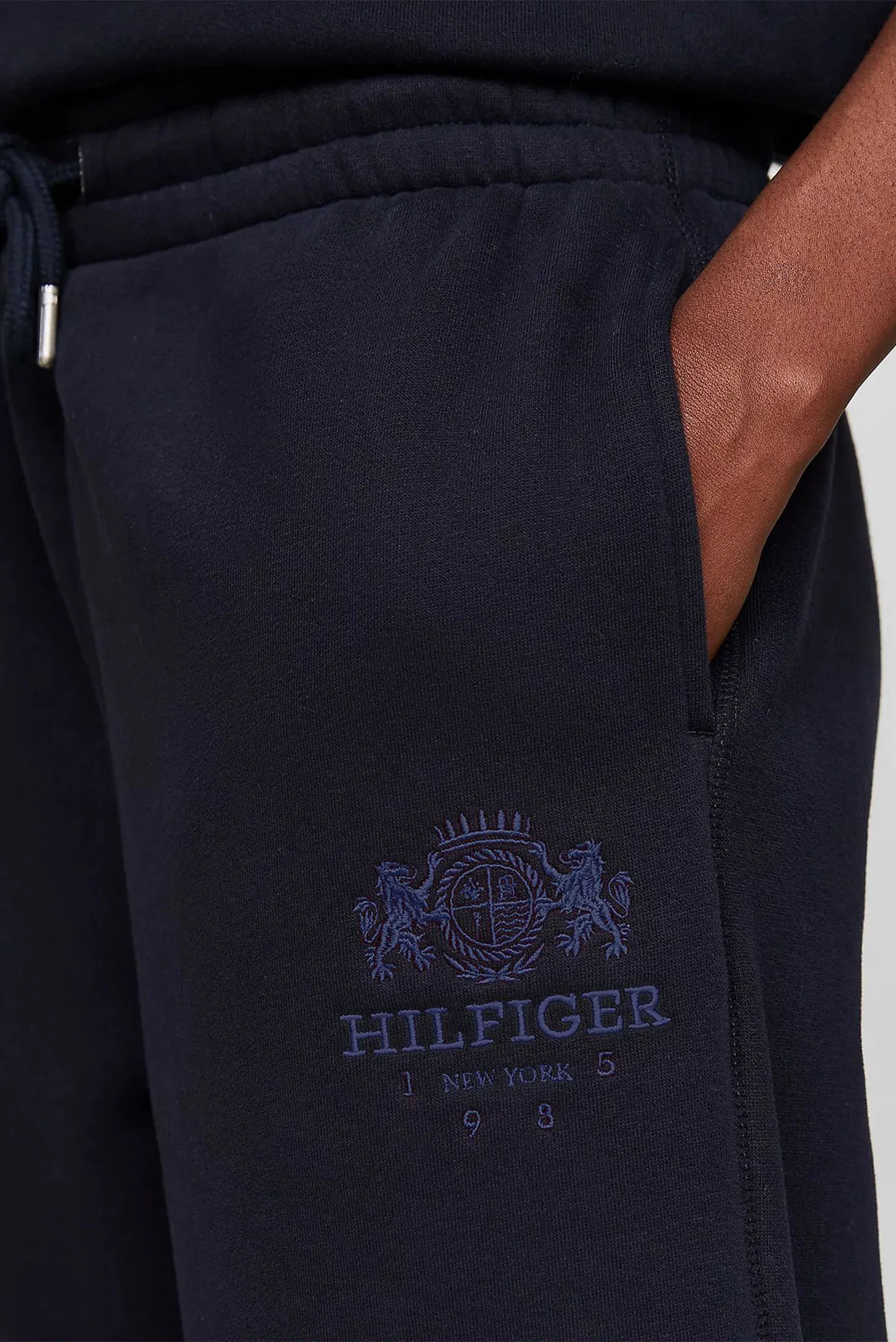 Штаны REG VARSITY CREST SWEATPANTS 4