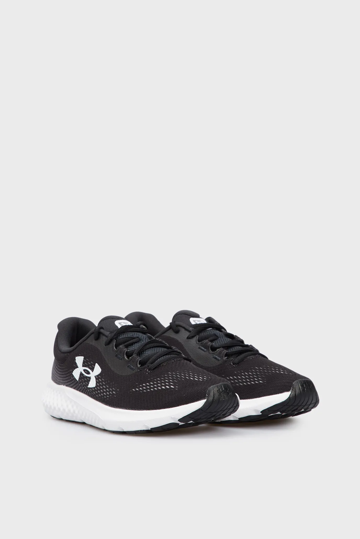 Krossovka UA Charged Rogue 4 3