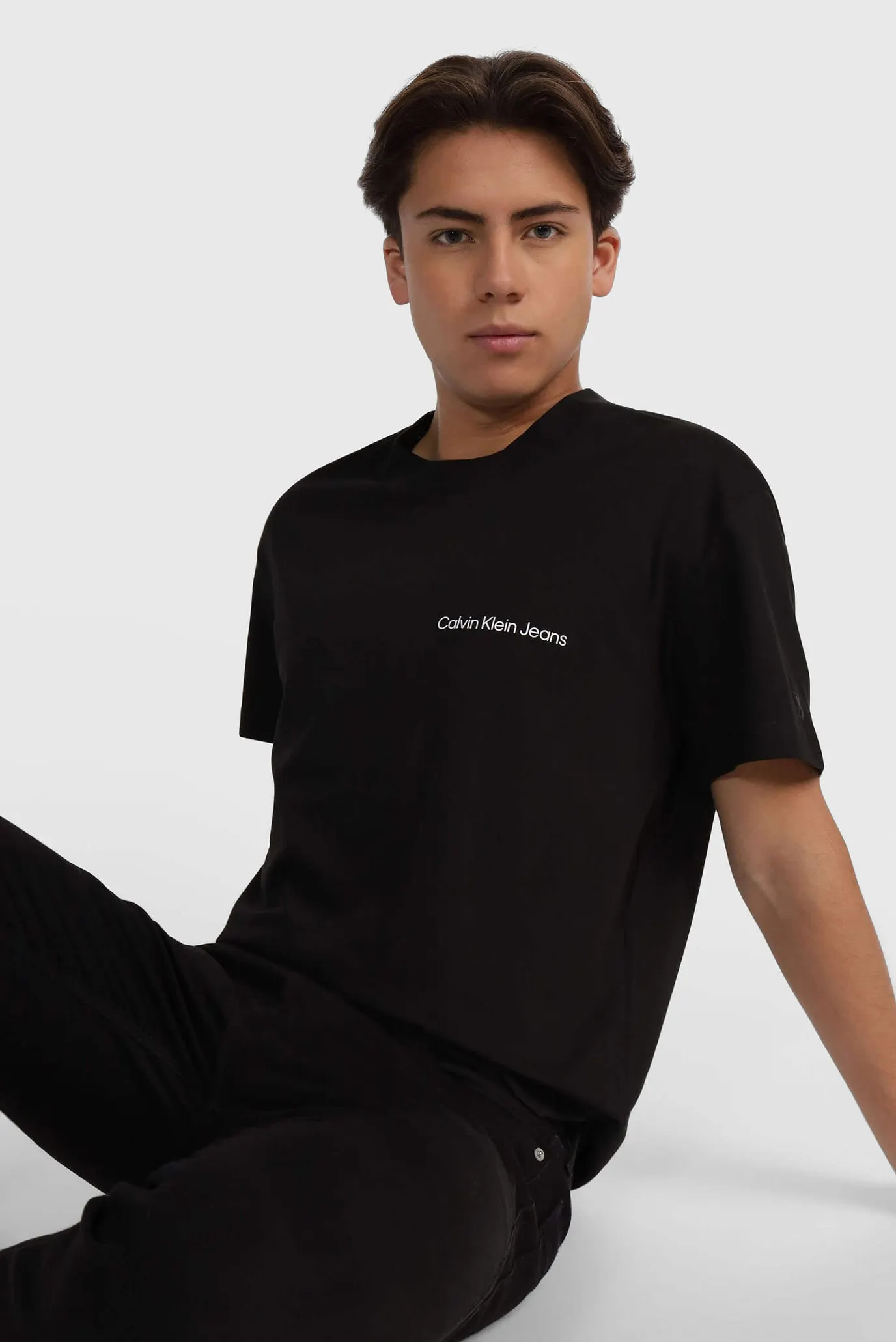 Футболка INSTITUTIONAL TEE 4