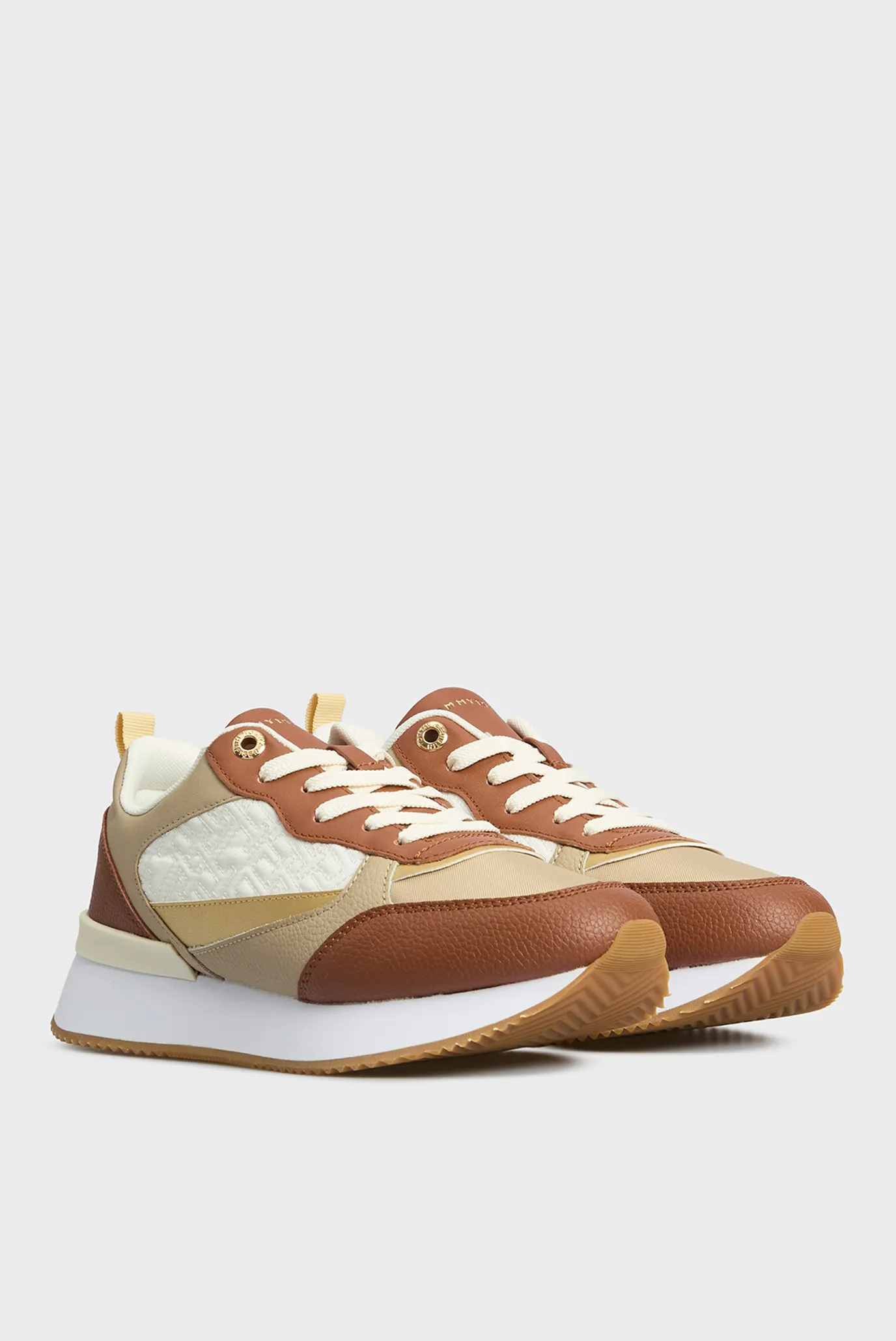 Krossovka MONOGRAM RUNNER 3