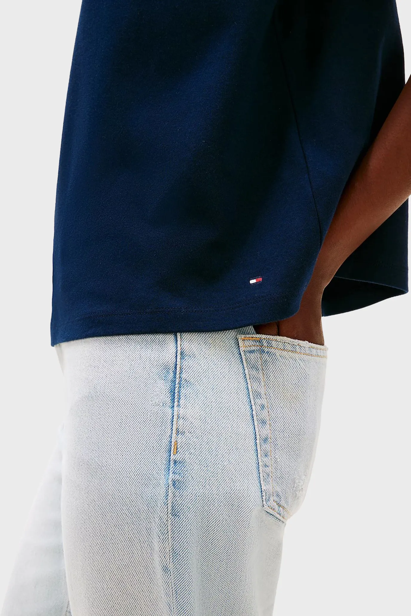 Футболка MDRN CAP SLV CORP LOGO TEE 4