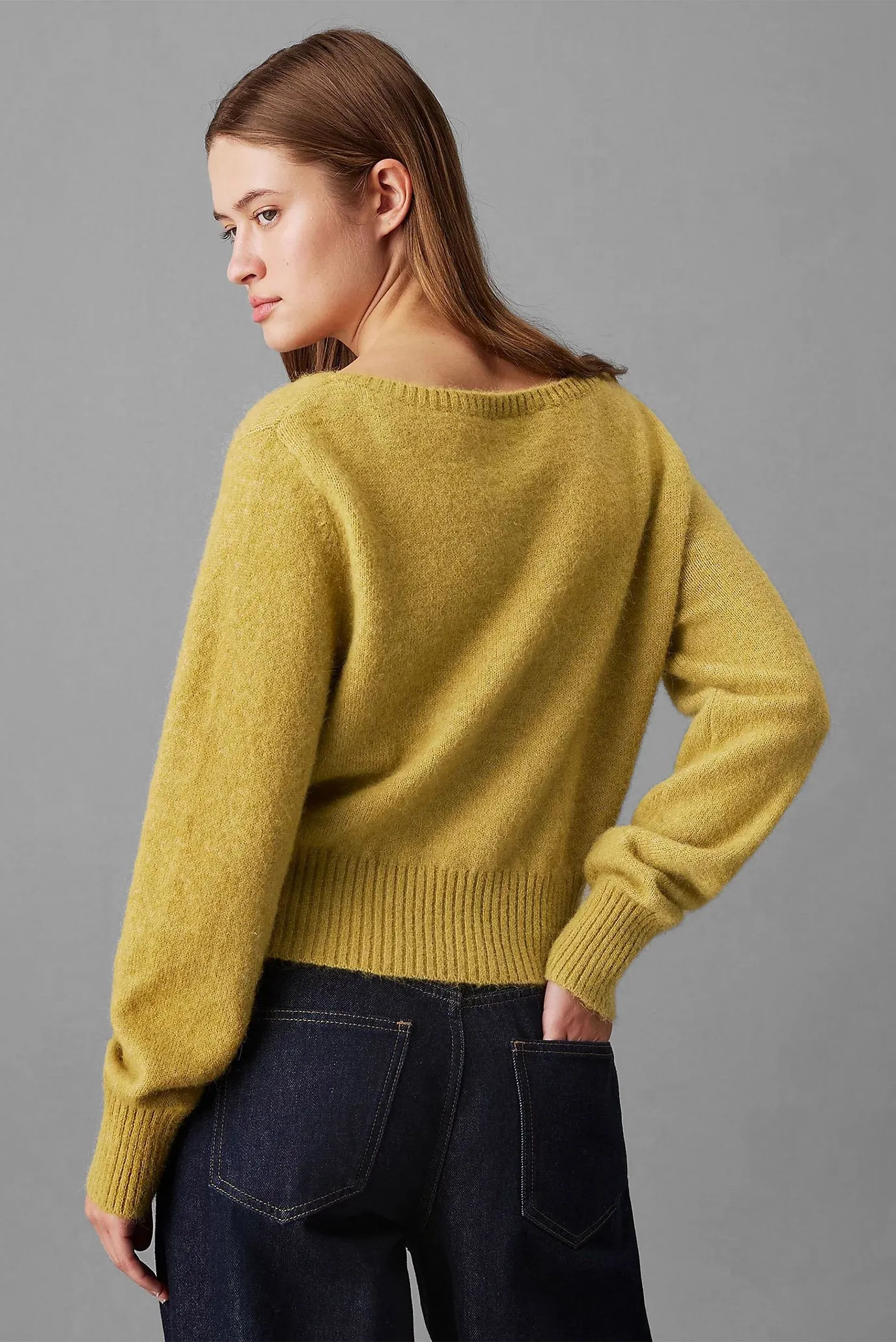 Sviter FLUFFY YARN V-NECK SWEATER 3