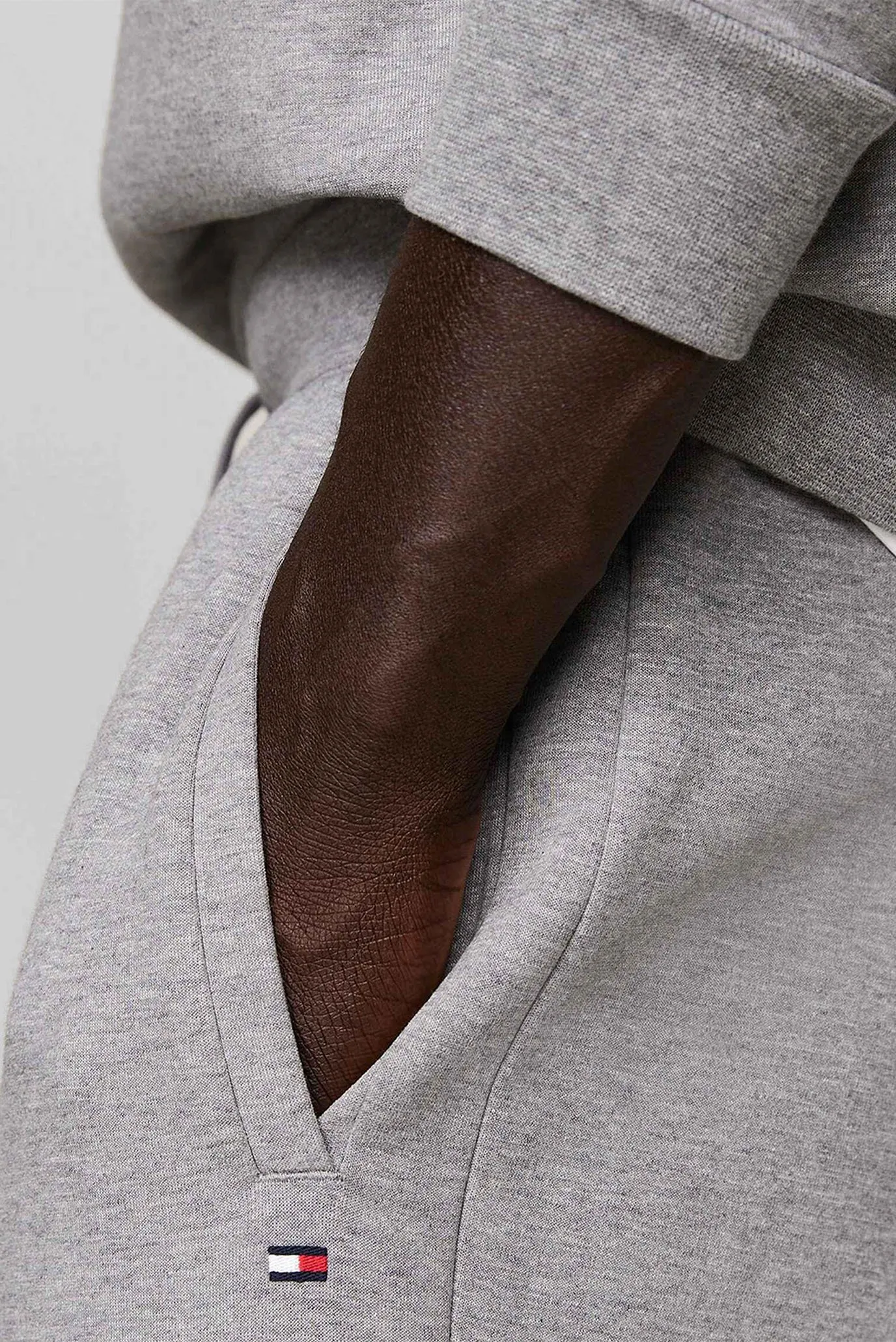 Штаны спортивные ESSENTIAL INTECHNO SWEATPANT 4