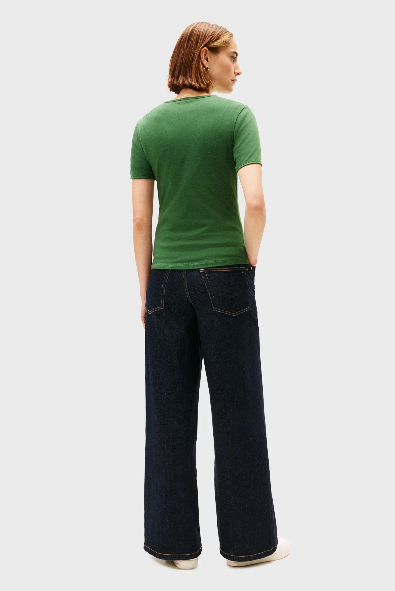 Футболка VARSITY CREST SLIM SS TEE 3