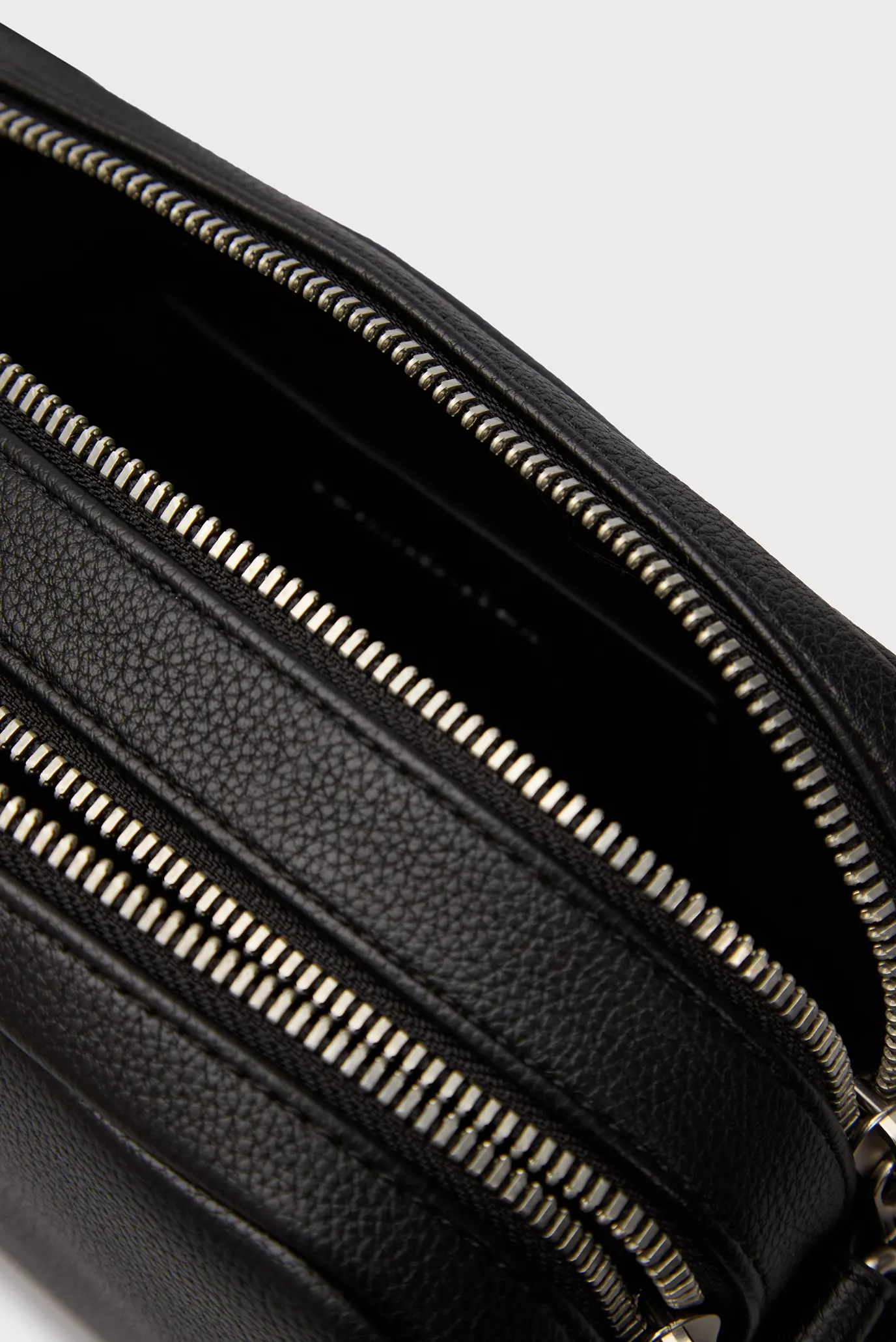 Sumka ULTRALIGHT EW DBLE ZIP CAMERA BA 6