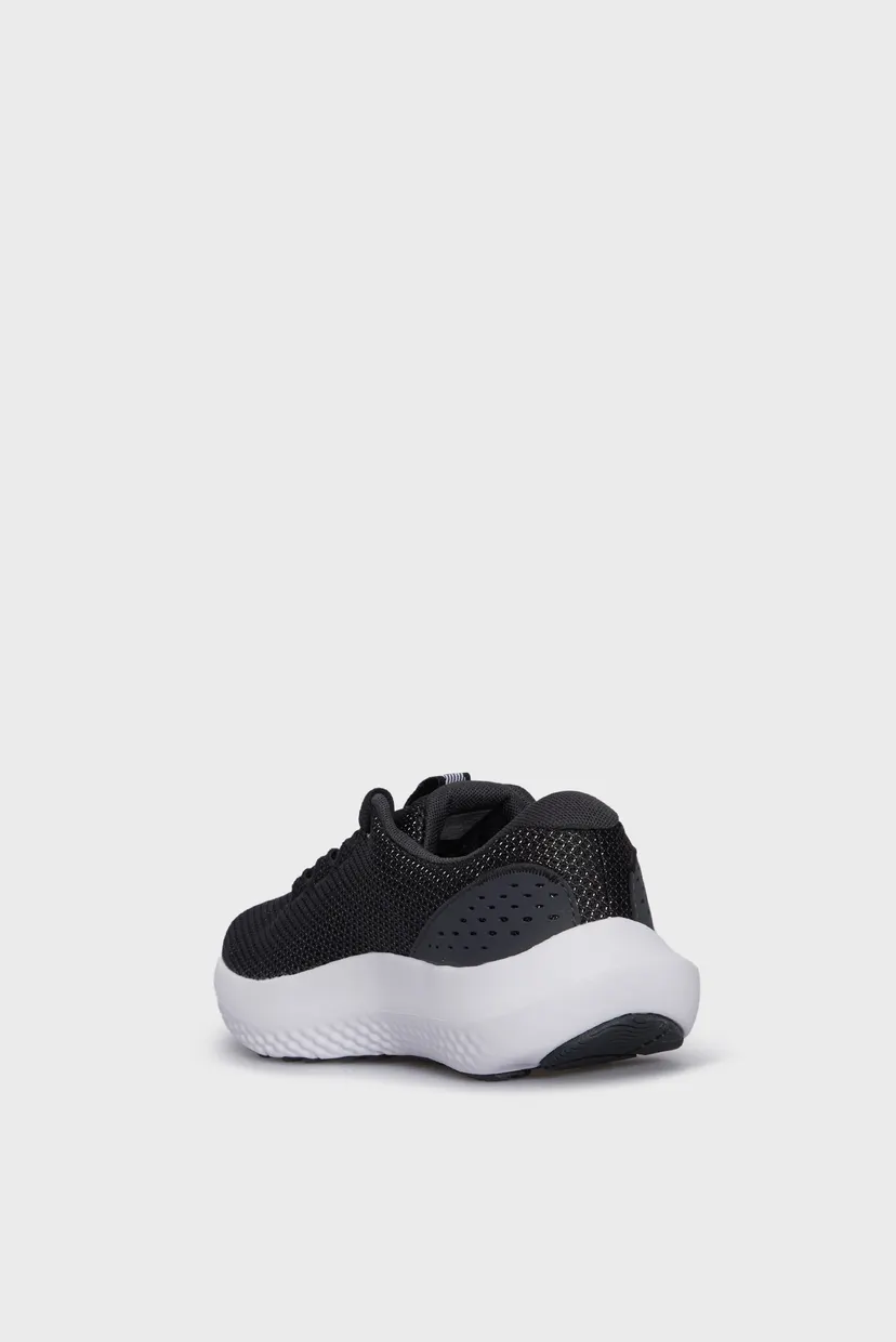 Krossovka UA W Charged Surge 4 5