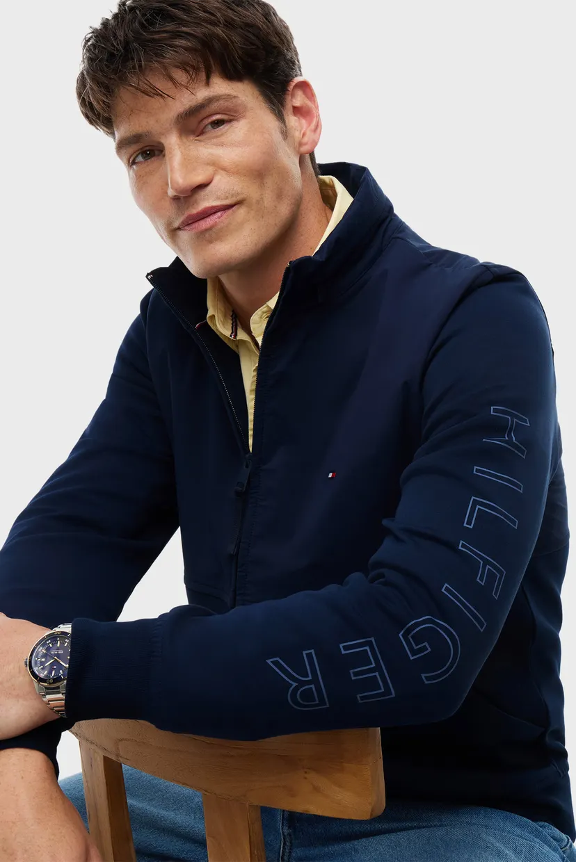 Reglan PERFORMANCE GRAPHIC ZIP THROUGH 5